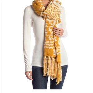 FREE PEOPLE Womens Gold Fleece Geo-Patterned Fringed Winter Scarf